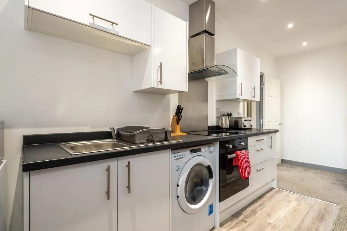 Smart 2 Bed Budget Apartment In Central Doncaster
