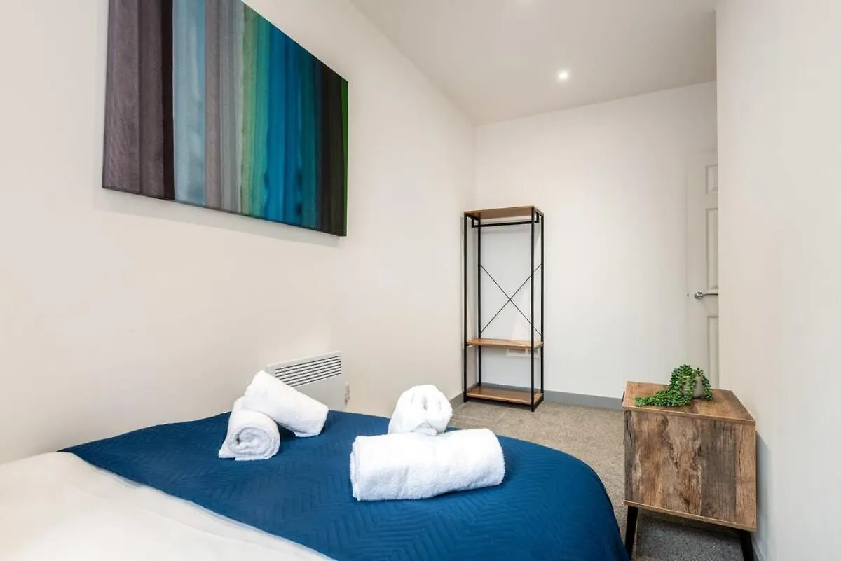 Smart 2 Bed Budget Apartment In Central Doncaster