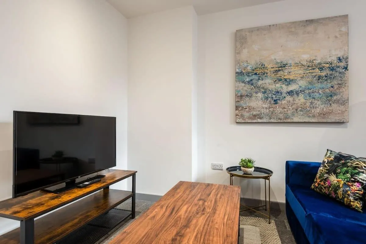Smart 2 Bed Budget Apartment In Central Doncaster